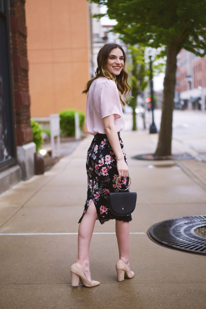 How to style a 2025 high waisted pencil skirt