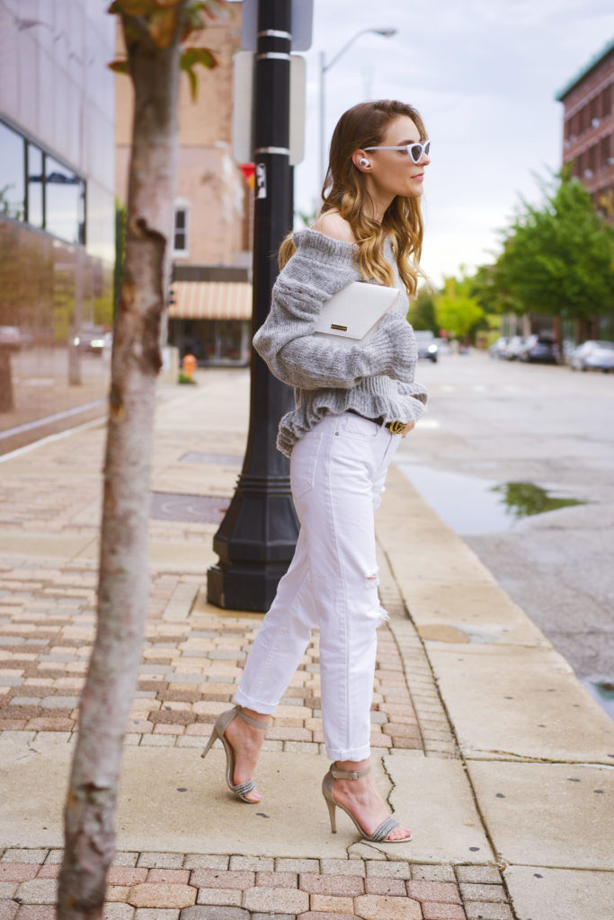 white distressed jeans for fall 