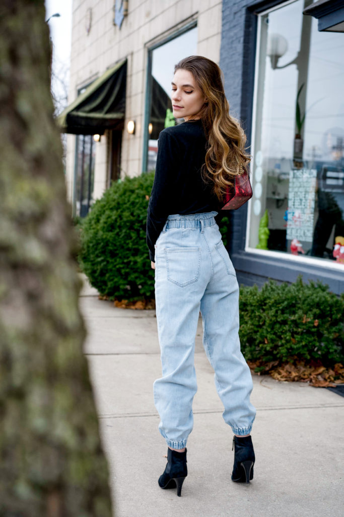 How To Style Jean Joggers This Winter - The Dark Plum