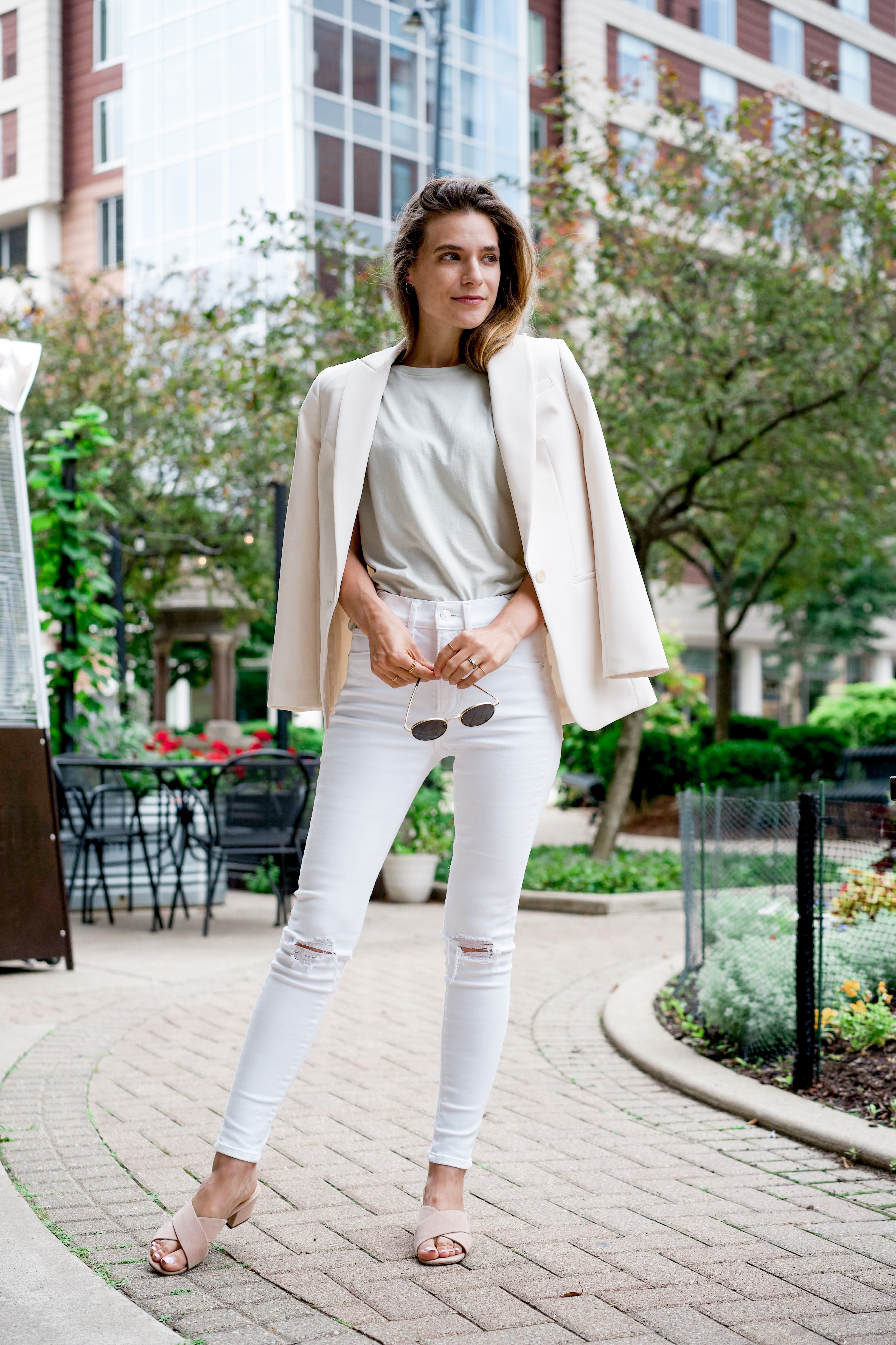 An Easy White Monochrome Outfit To Transition Into Fall With - The