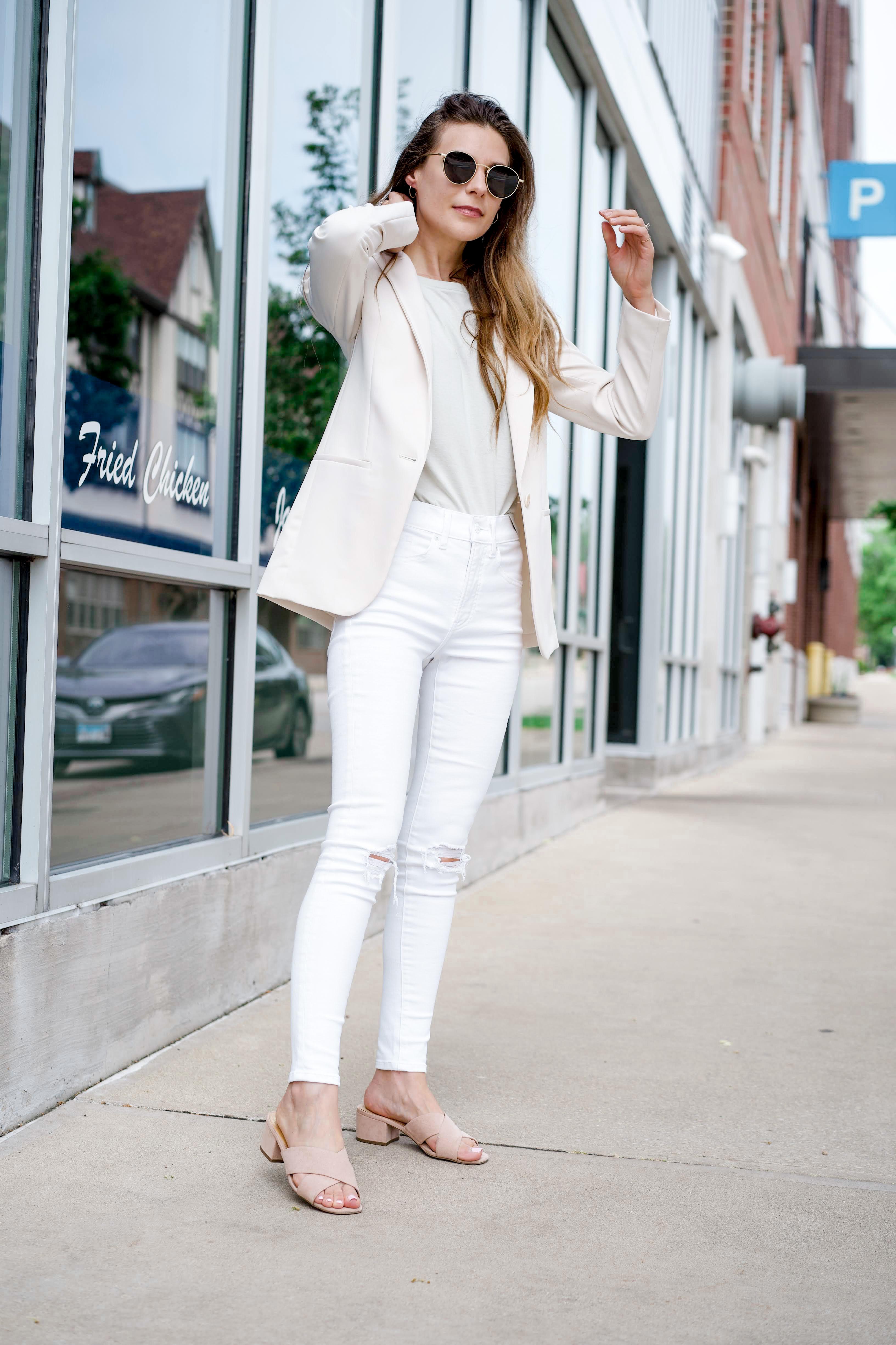 Women's white skinny jeans